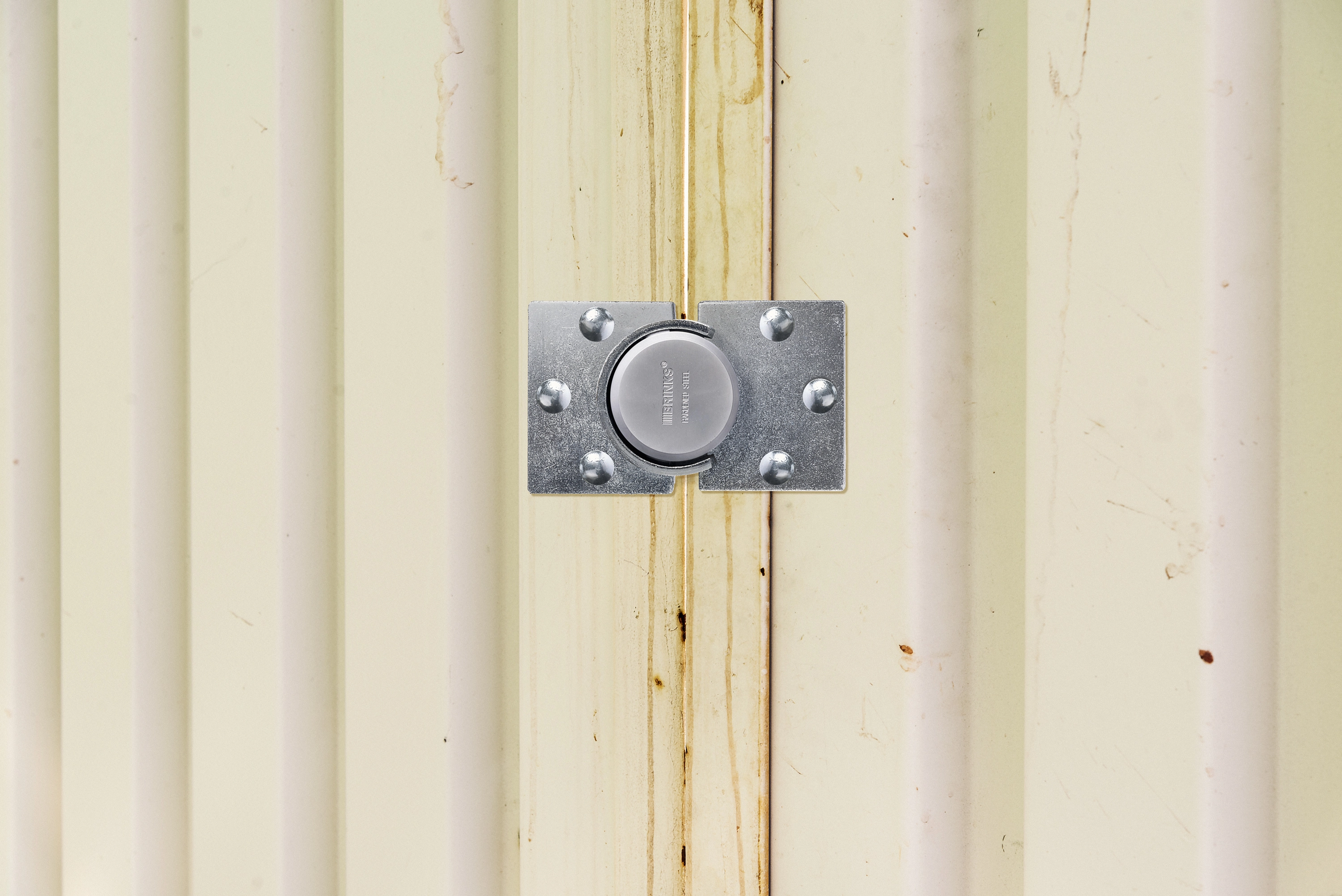 Commercial Puck Lock with Round Hasp variant image view