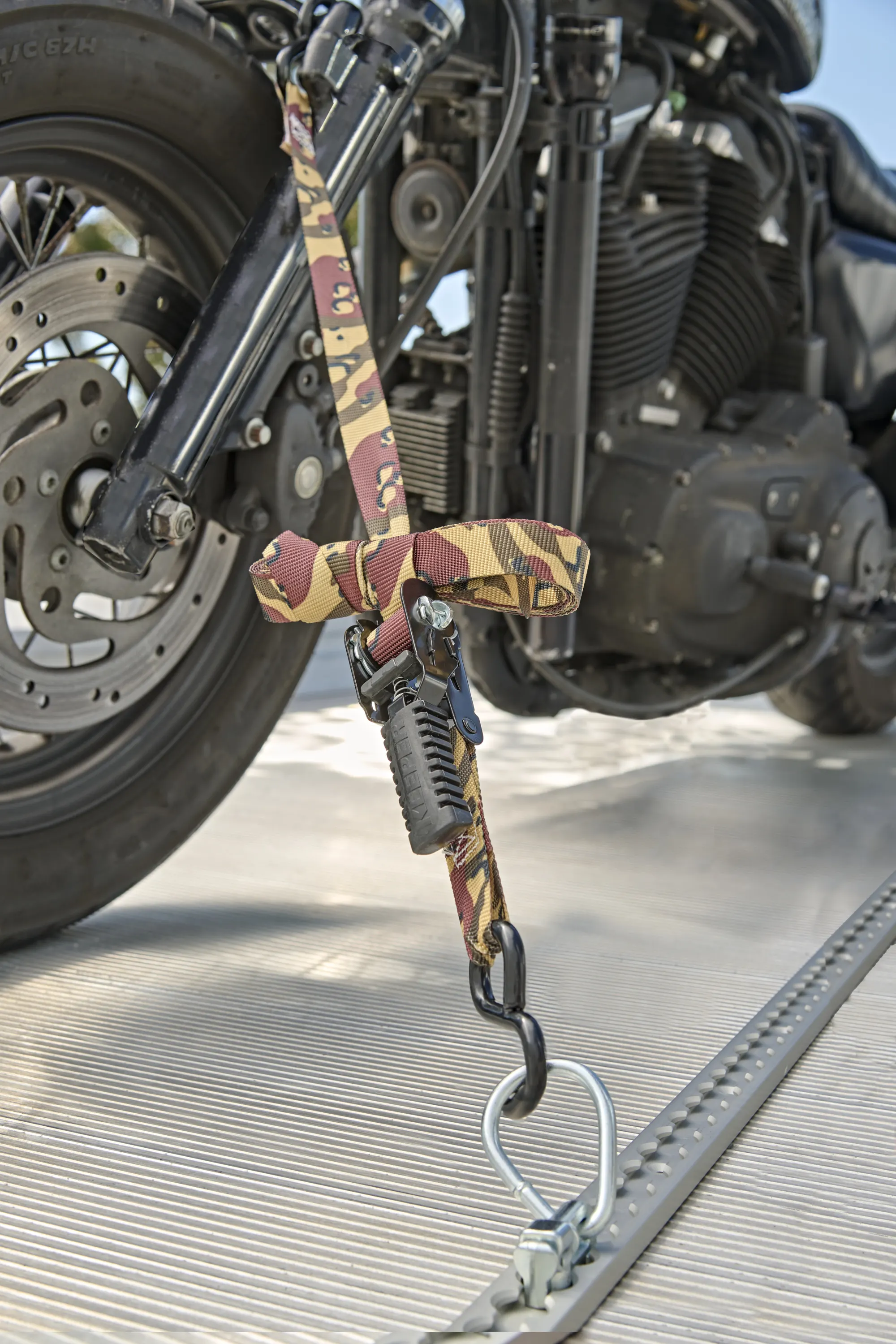 1" x 12' Pistol Grip Ratchet Tie-Down, 500 lbs. WLL variant image view