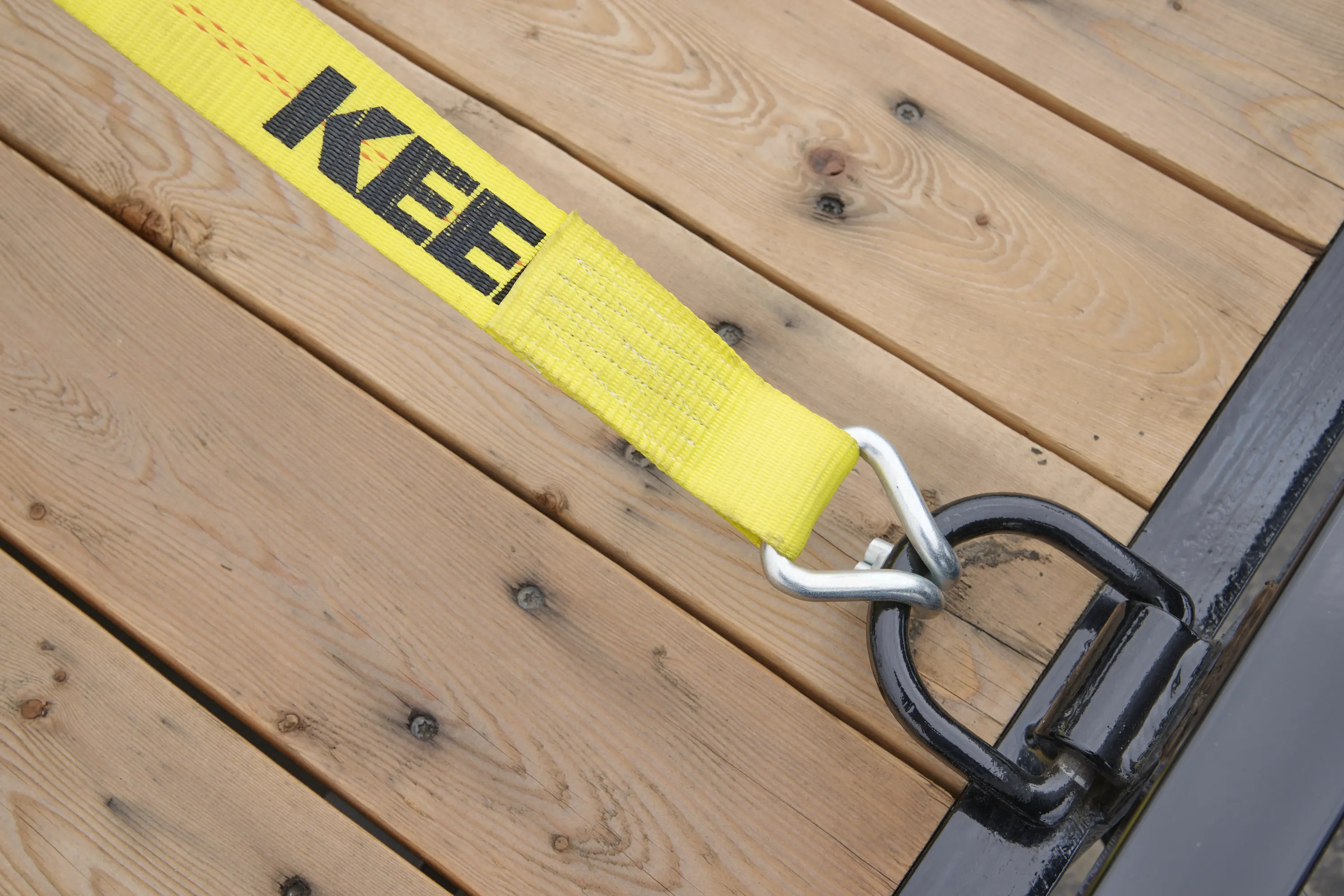 2" x 27' Heavy-Duty Ratchet Strap Tie-Down variant image view