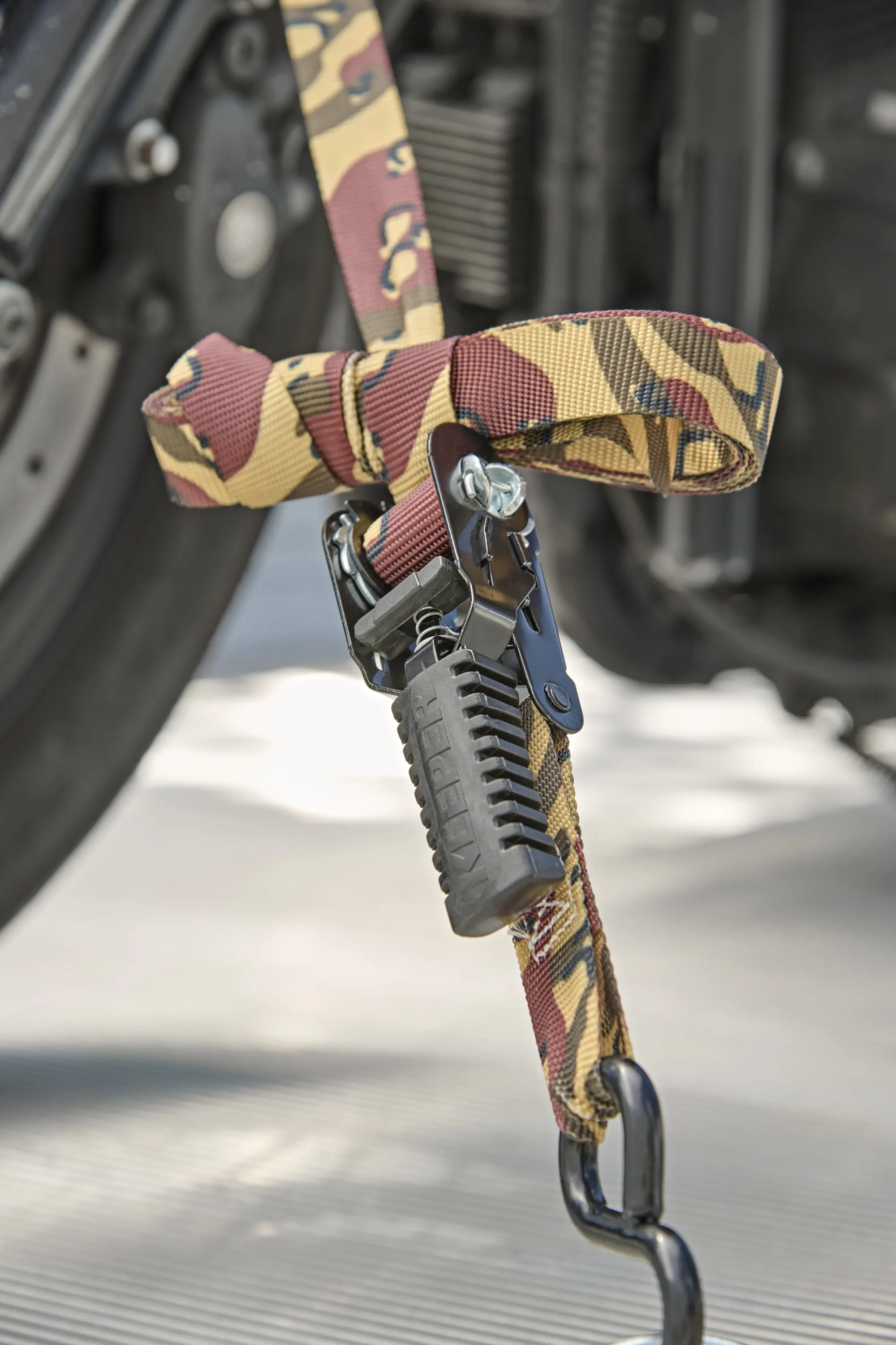 1" x 12' Pistol Grip Ratchet Tie-Down, 500 lbs. WLL variant image view