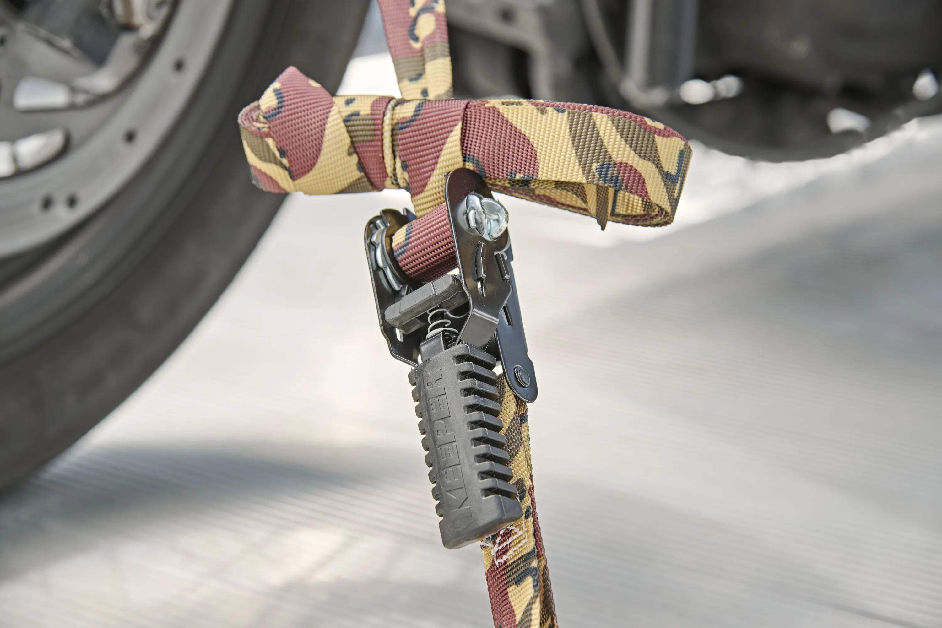 1" x 12' Pistol Grip Ratchet Tie-Down, 500 lbs. WLL variant image view