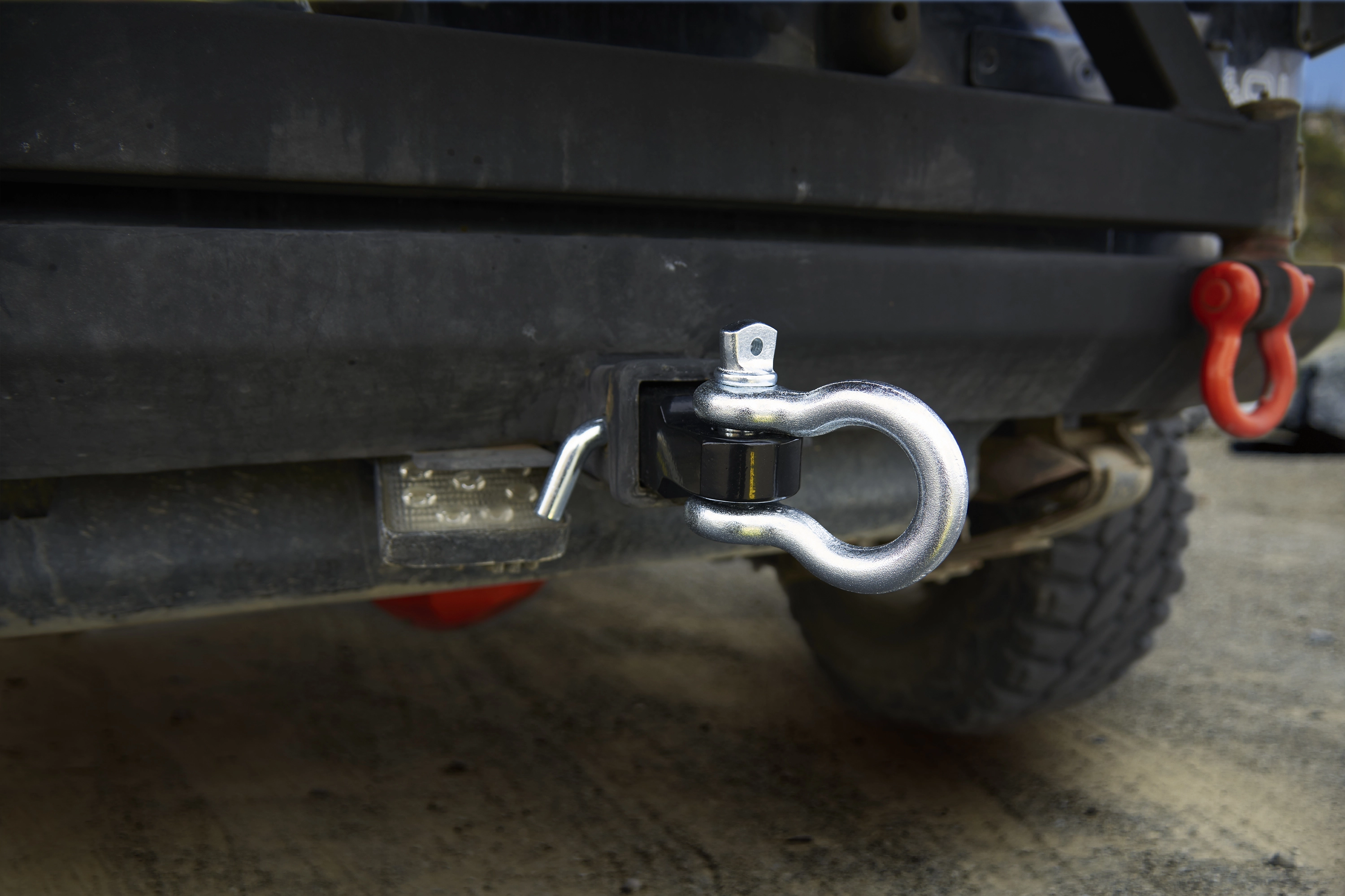 2" Receiver Hitch Mount with 3/4" Bow Shackle variant image view