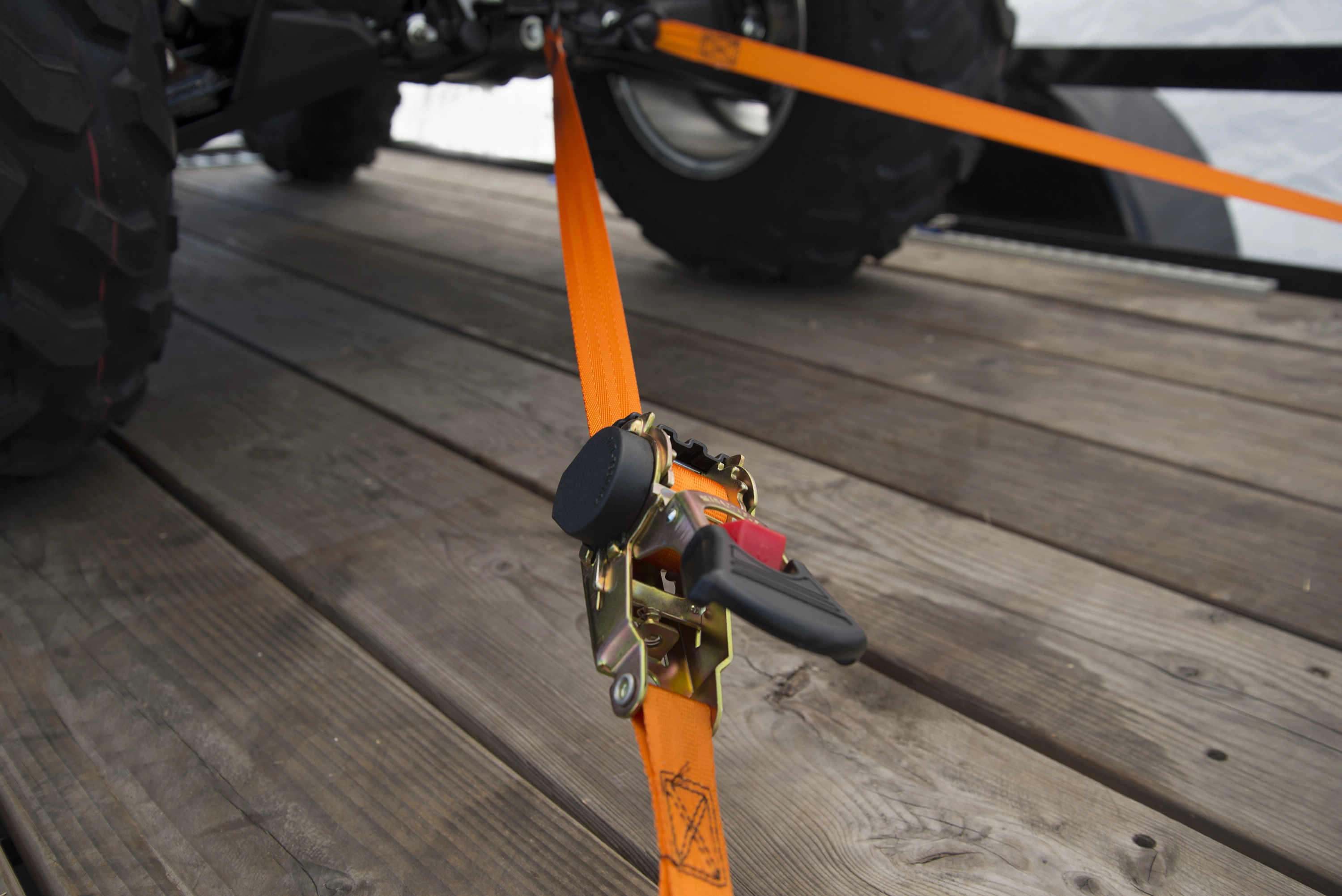 1" x 6' Retractable Ratchet Tie-Down variant image view